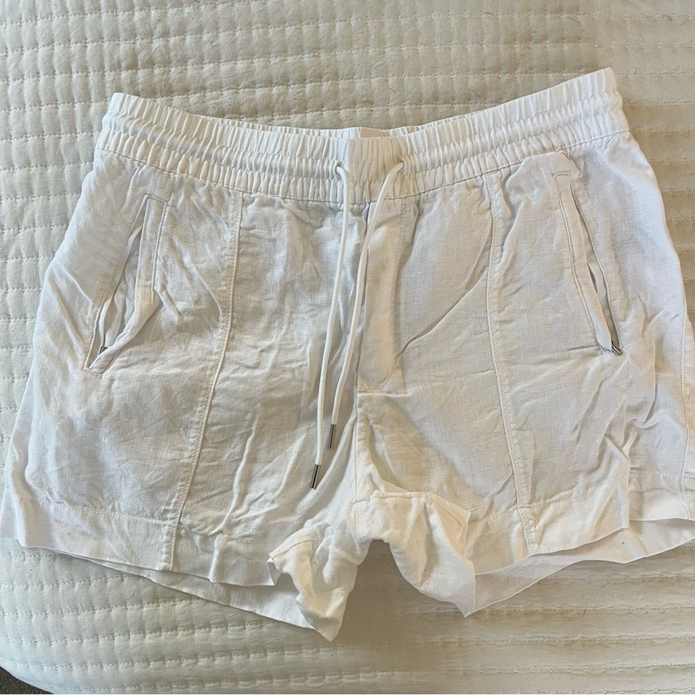 Athleta 100% white linen shorts size 12